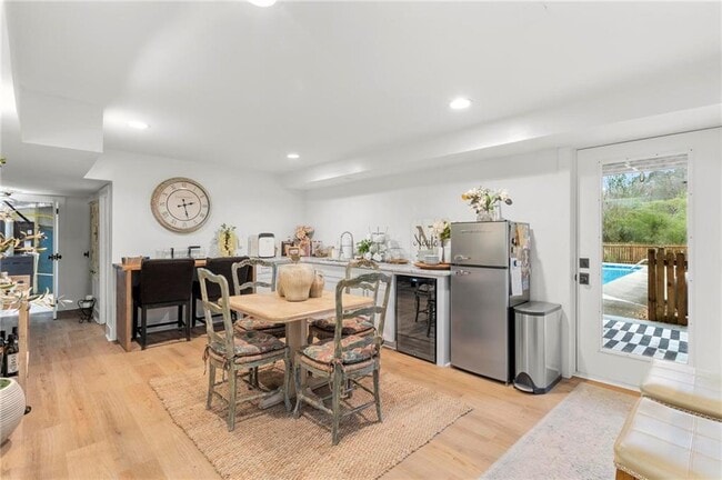 Building Photo - 120 Timber Creek Terrace