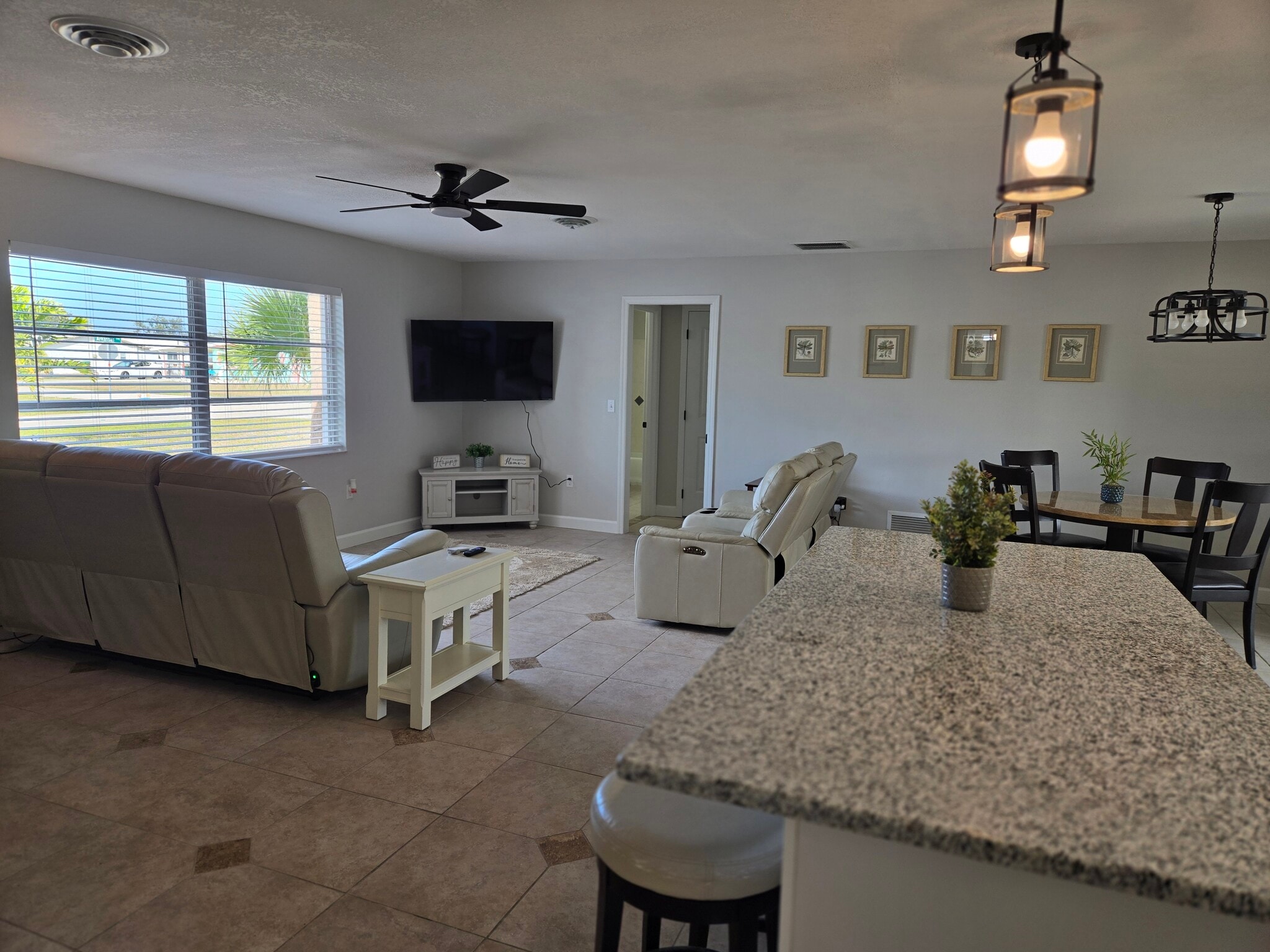 Building Photo - 2049 Arkansas Ave