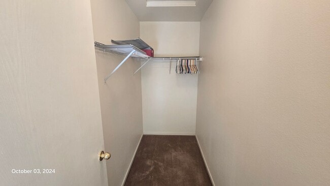 Building Photo - Spacious Two Story Townhome on Golf Course
