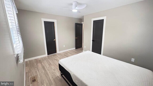 Building Photo - 13223 Hawthorn Ln