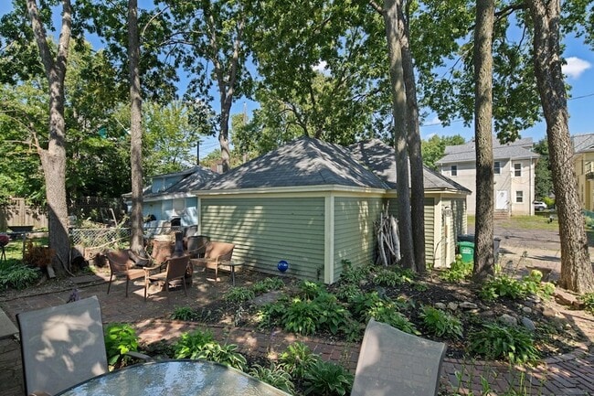 Building Photo - 2713 Garfield Ave