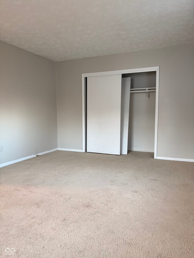 Building Photo - 6125 Kingsley Dr