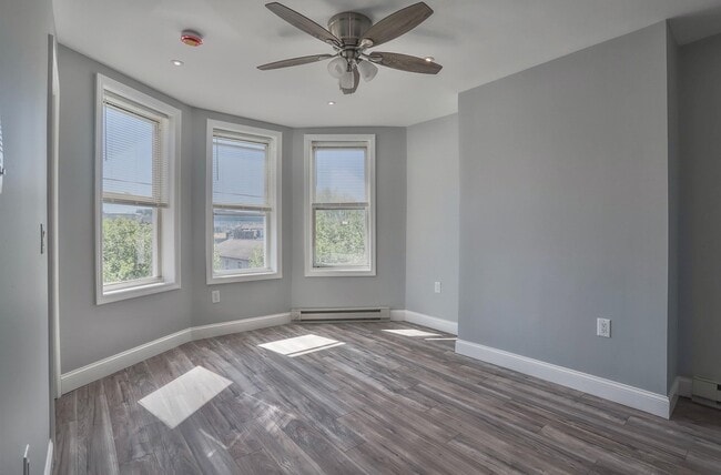 Building Photo - 237 Whiton St