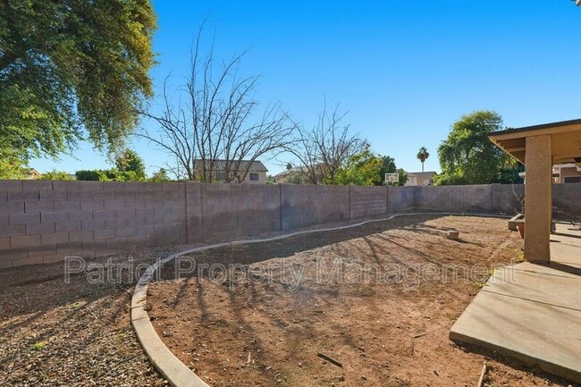 Building Photo - 1281 N McKenna Ln