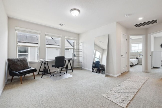 Building Photo - 2204 Land Grant Wy