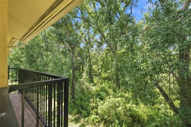 Building Photo - 8630 Mallard Reserve Dr
