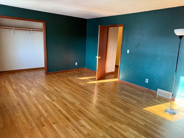 Building Photo - 7 Bryson Ave