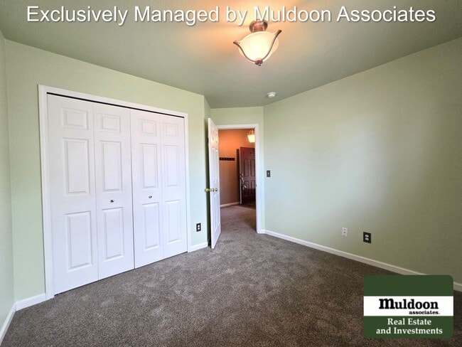 Building Photo - Spacious 5-Bedroom Ranch Home on Oversized Cul-de-Sac lot!