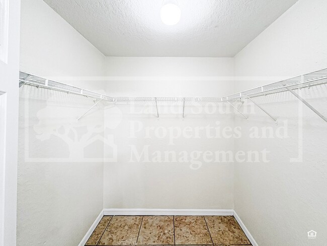 Building Photo - 7823 Sugar Pine Blvd