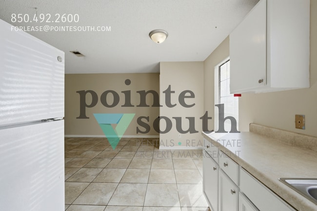Building Photo - 6413 Schoel Ln