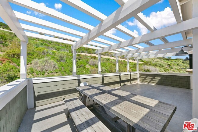 Building Photo - 25157 Malibu Rd