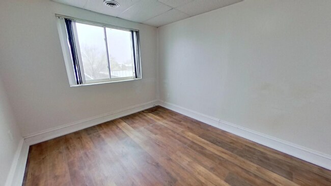 Building Photo - 529 Lincoln Hwy