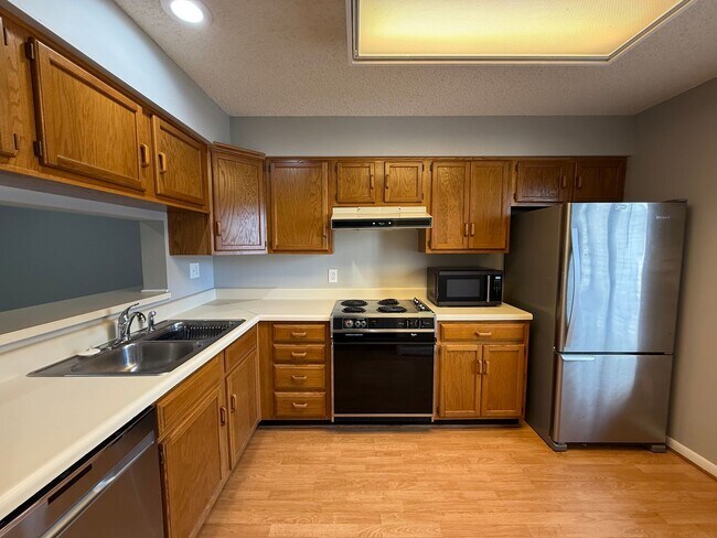 Building Photo - Condo in Lake Vista