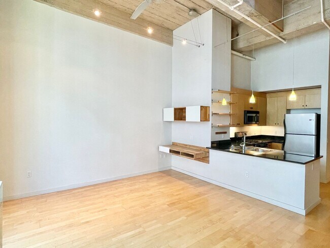 Building Photo - South Beach Contemporary Top Floor New Yor...