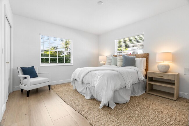 Building Photo - 240 Santa Lucia Dr