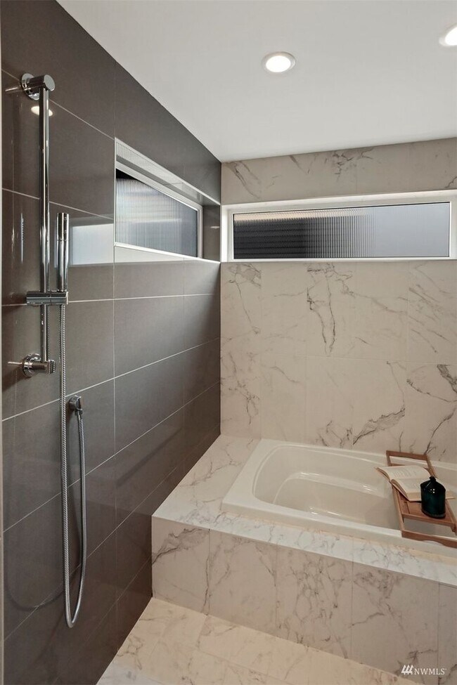 Building Photo - Magnolia Stunner with VIEWS galore from ro...
