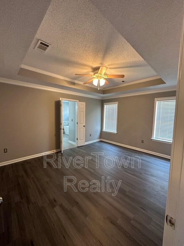Building Photo - 751 N Sanga Rd