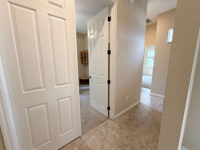 Building Photo - "Unfurnished Home on Golf Course in Hudson, FL - Spacious 1,853 Sq Ft Haven!"