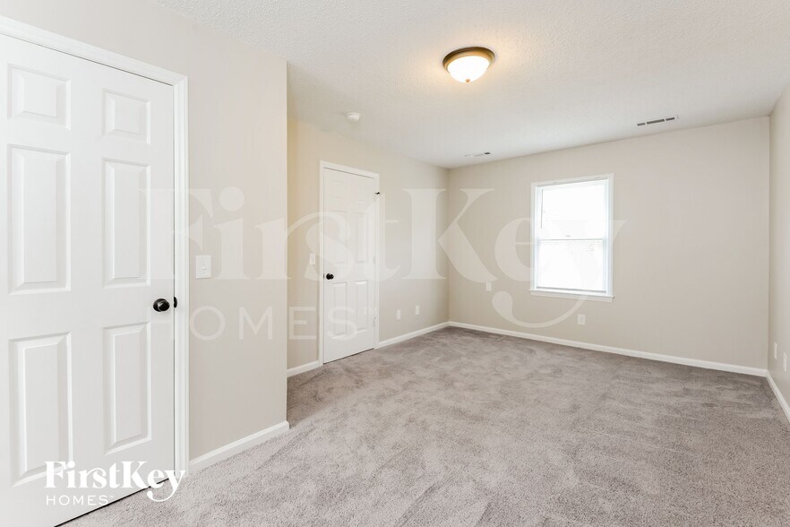 Building Photo - 208 Guinevere Ct