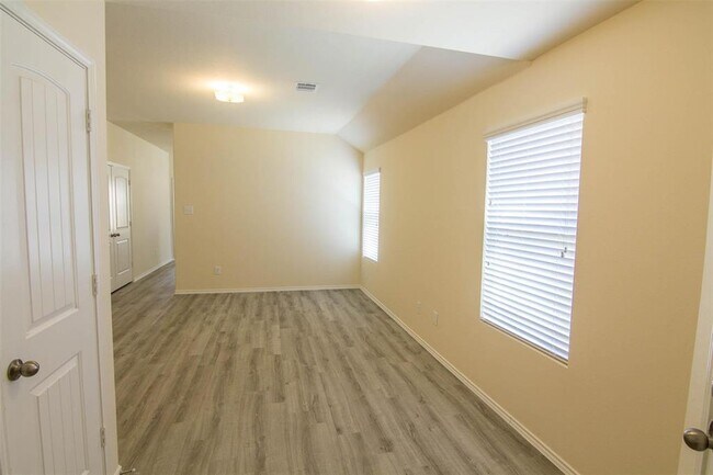 Building Photo - 22445 Clear Castle Dr