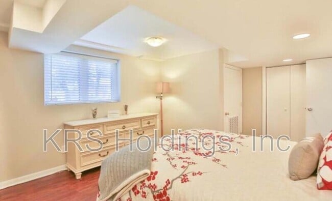 Building Photo - 7110 Murray Ln