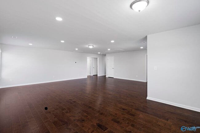 Building Photo - 279 Shubert Dr