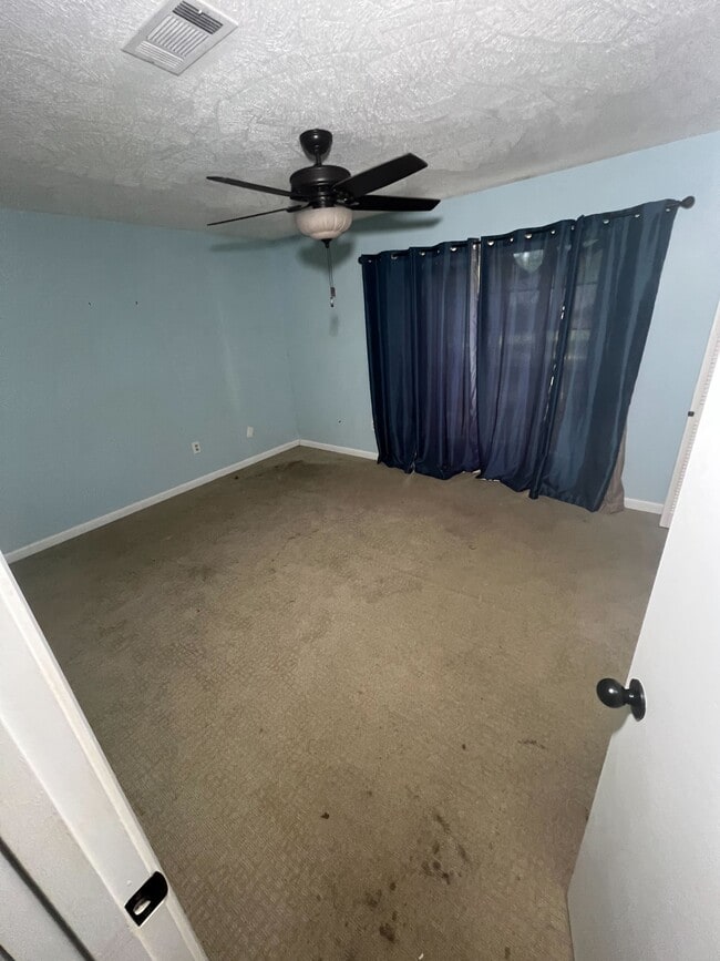 Building Photo - 19 Rob Ln