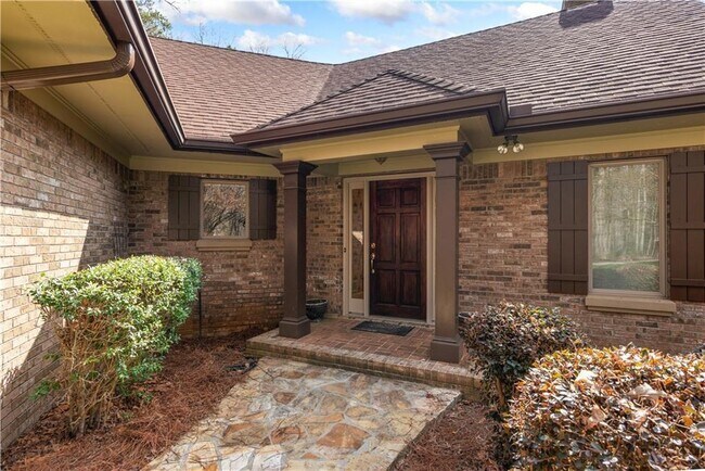 Building Photo - 15905 Westbrook Rd