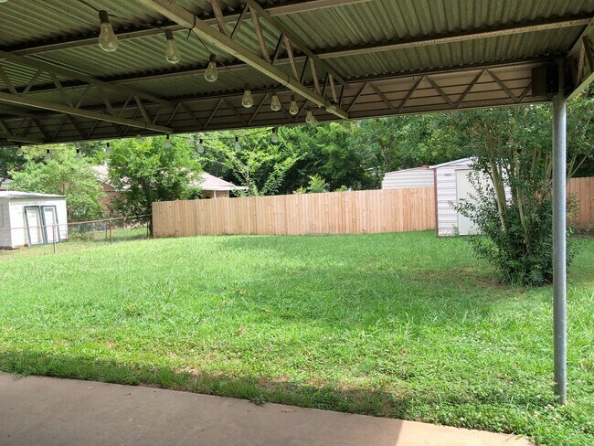 Building Photo - 1345 Zephyr Hills Dr