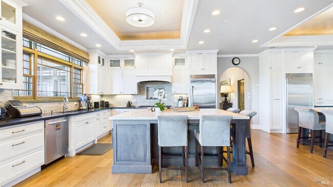 Building Photo - 3225 W Dry Creek Rd