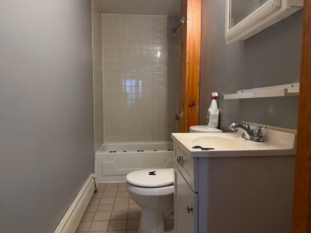 Building Photo - 5 Dustin St