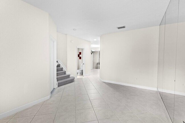 Building Photo - 2280 Shoma Dr