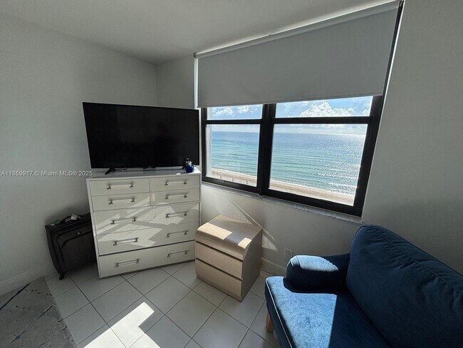 Building Photo - 2301 S Ocean Dr