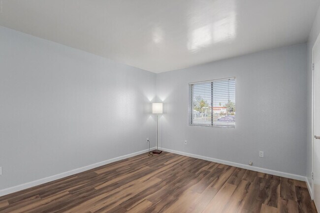 Building Photo - 10444 N 69th St
