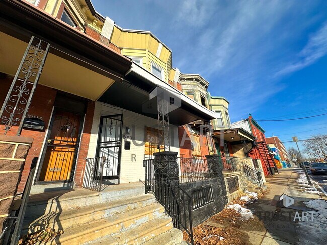 Building Photo - 5013 Parrish St