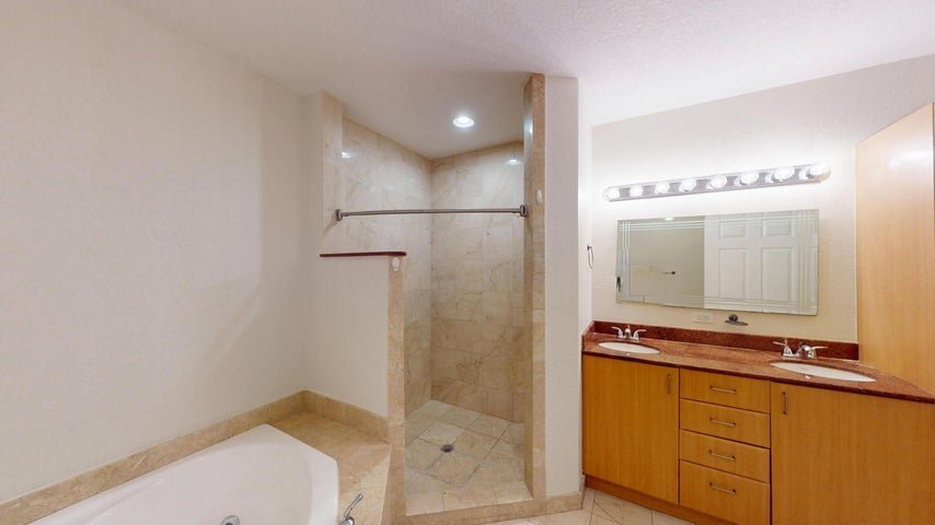 Building Photo - 1610 Presidential Way
