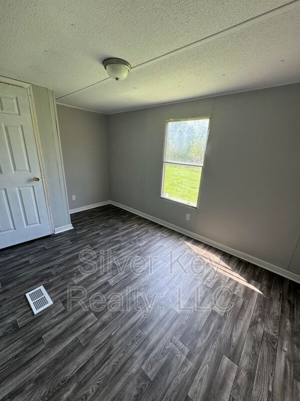 Building Photo - 270 Co Rd 213