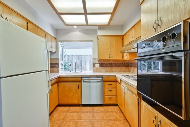 Building Photo - 1534 Crespi Dr