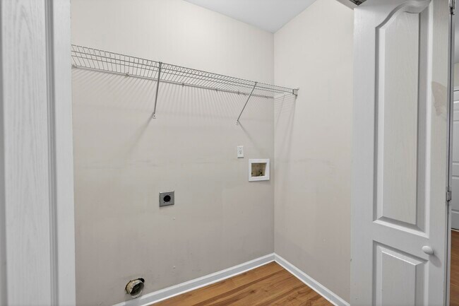 Building Photo - 155 W River Bend Dr