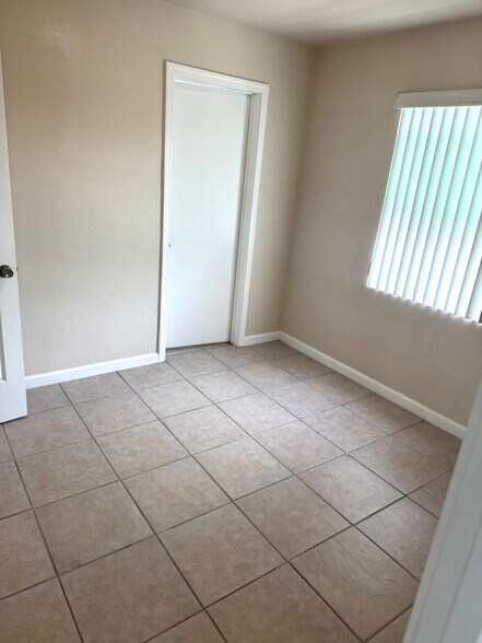 Building Photo - 5248 Craner Ave