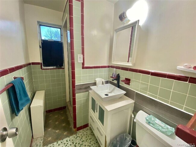 Building Photo - 107 Baker Hill Rd