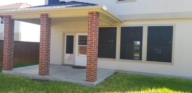 Building Photo - 114 W Running Wolf Trail