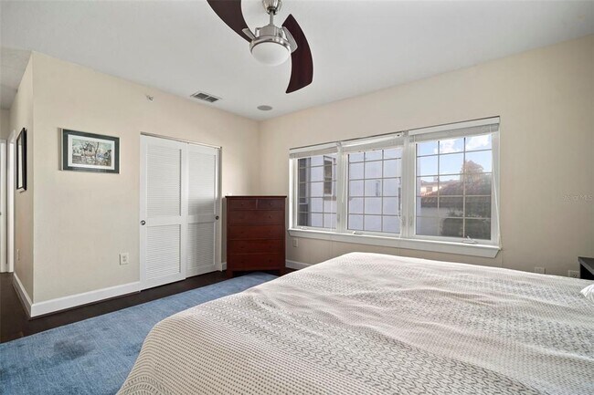 Building Photo - 435 S Oregon Ave