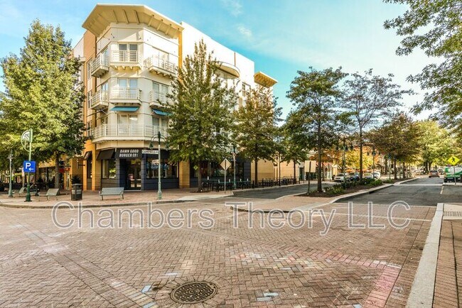 Building Photo - 3057 S Buchanan St