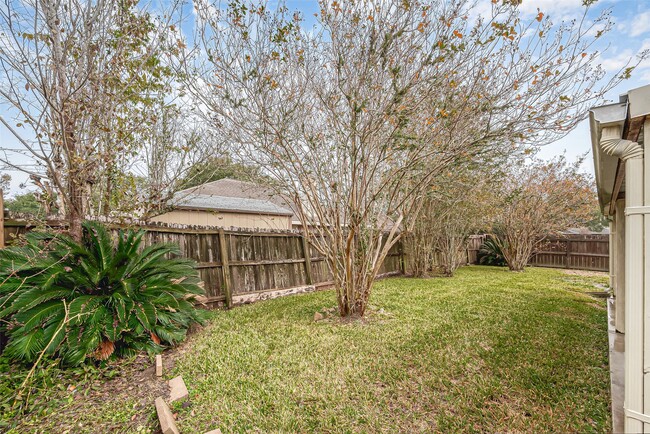 Building Photo - 4431 Duesenberg Dr