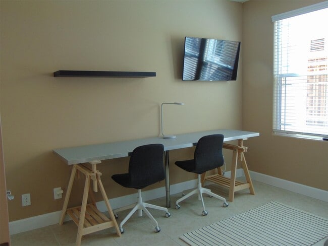 Building Photo - 1494 Varsity Dr