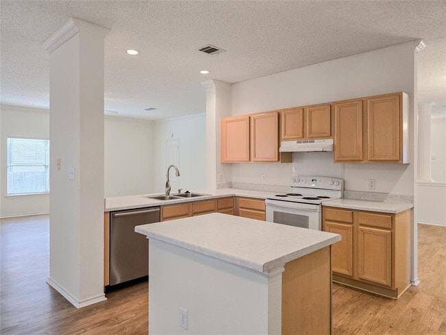 Building Photo - 8321 Cambria Dr