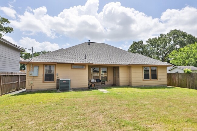 Building Photo - 6615 Goldspier St