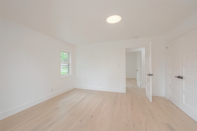 Building Photo - 6254 Locke Ln