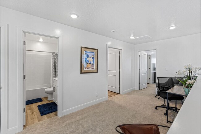 Building Photo - 350 W Old Hwy